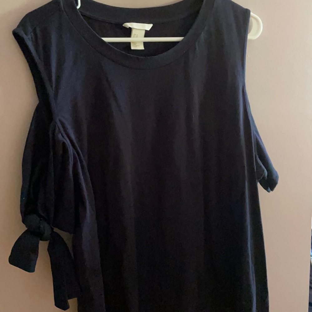 H&M cold shoulder tee